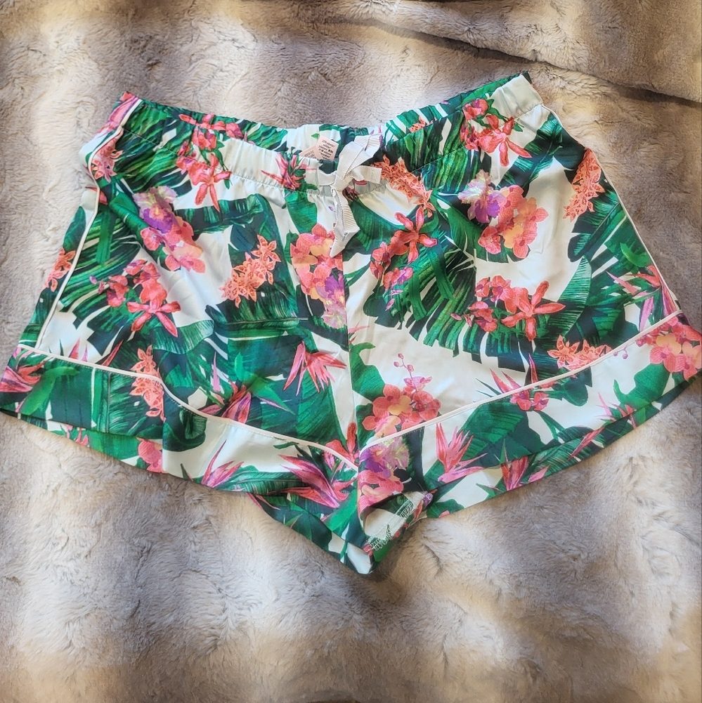 Victoria's Secret Floral Print Pajama Set - Picture 10 of 13